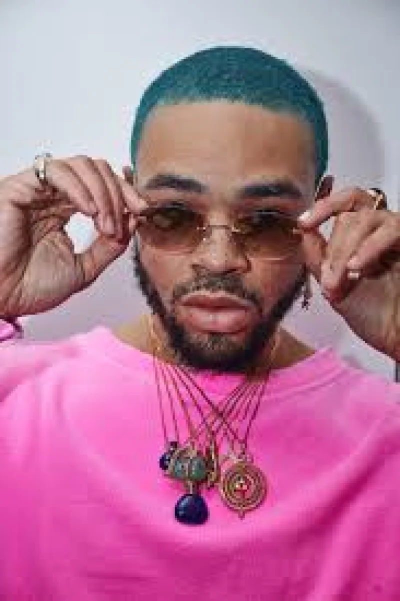 Maejor Biography