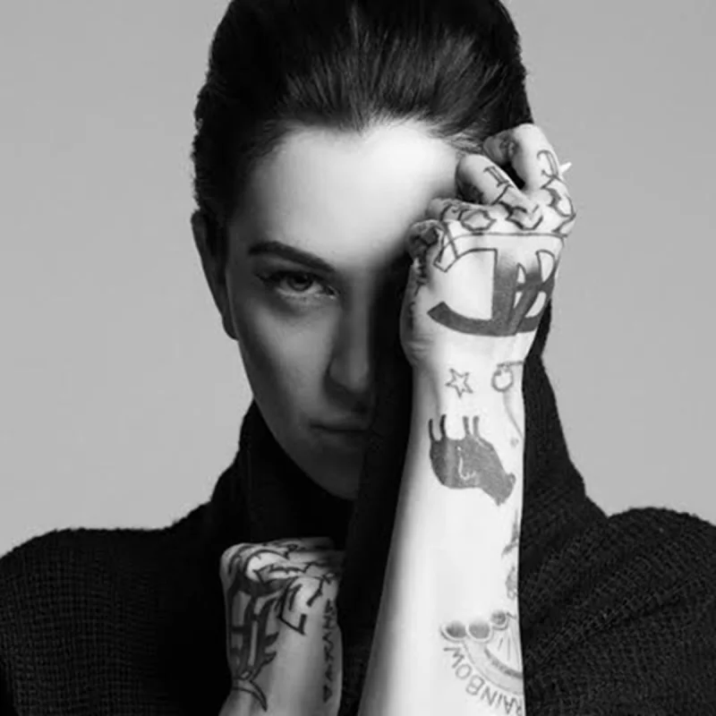 Porcelain Black (Porcelain and the Tramps)