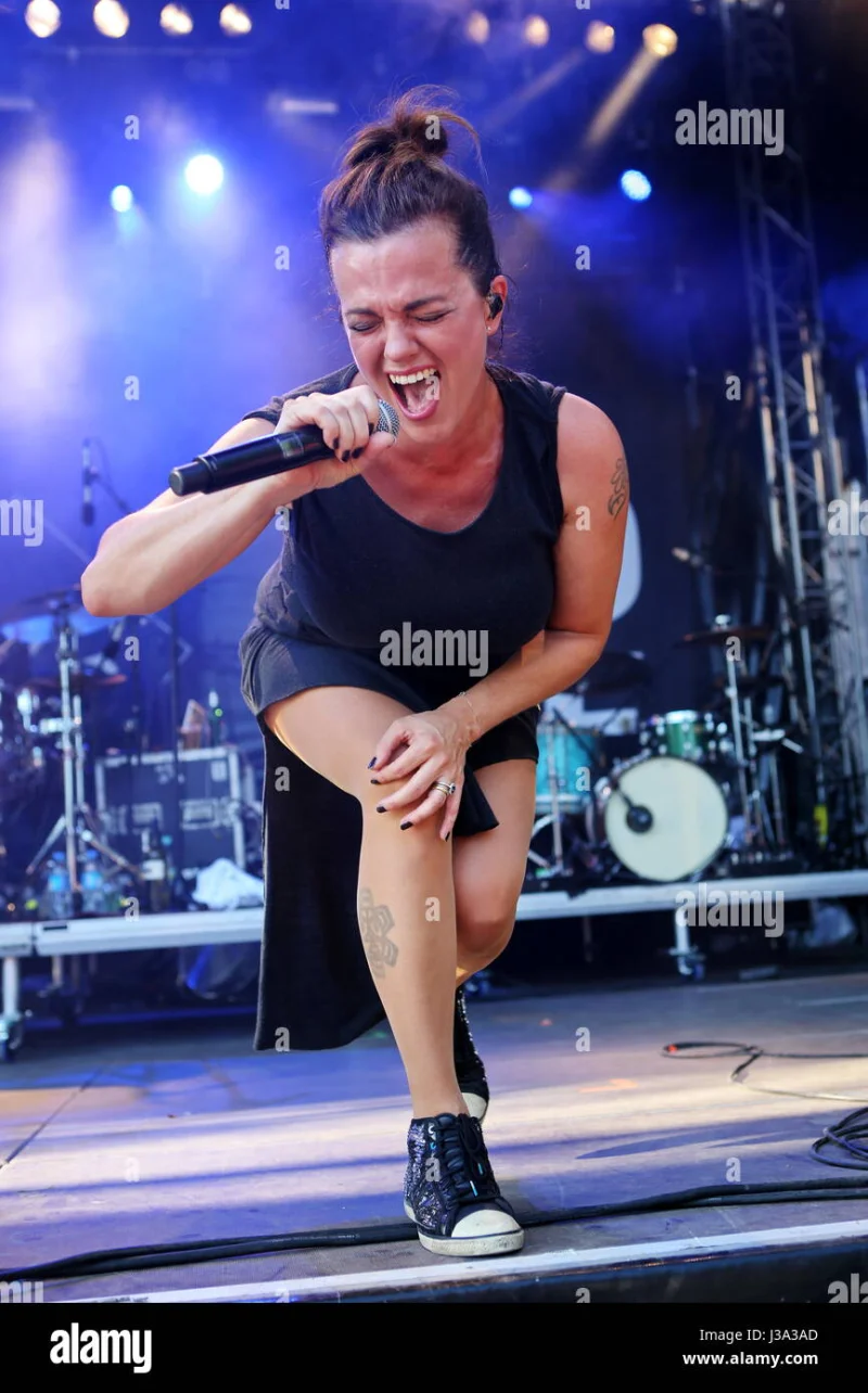 Marta Jandova (Die Happy)