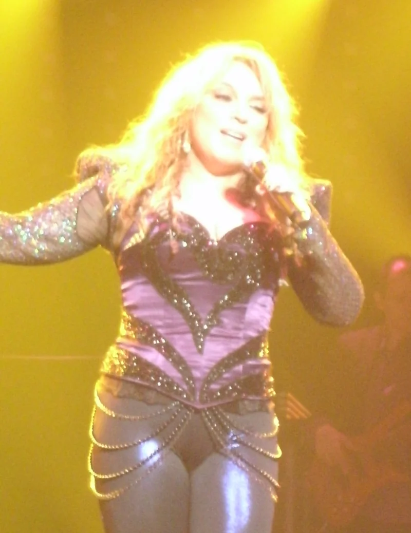 Ednita Nazario