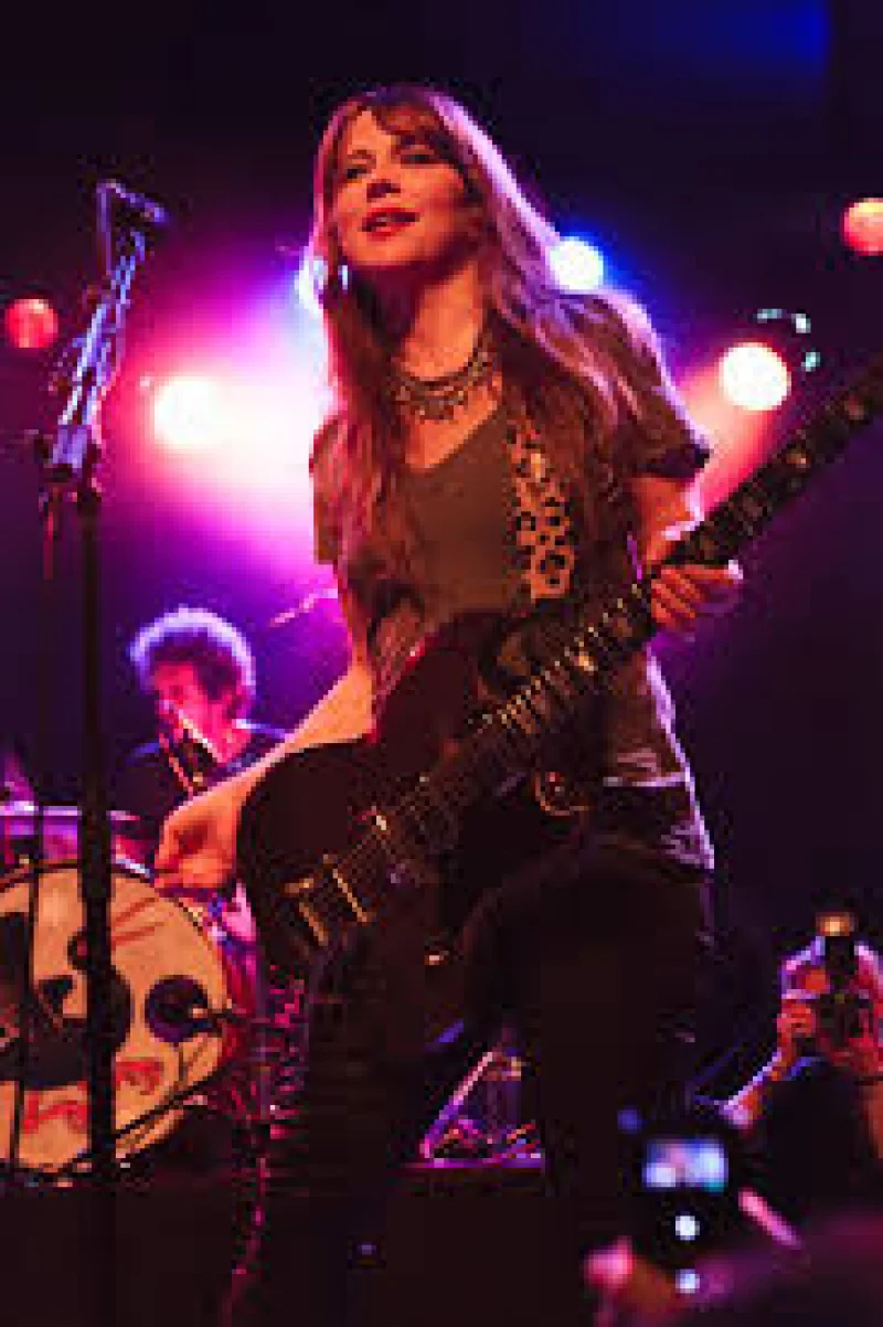 Louise Post (Veruca Salt) Biography