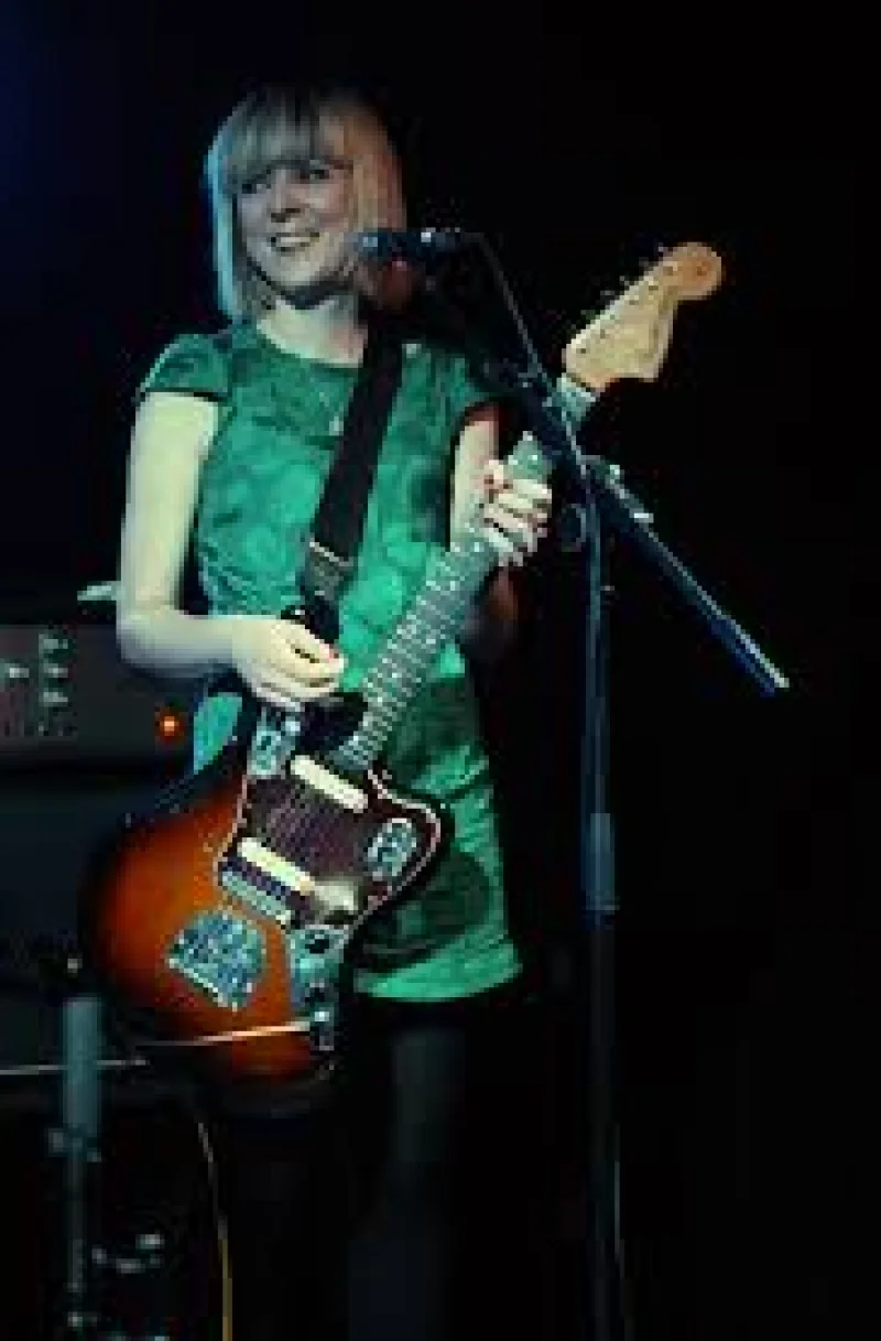 Holly Ross (Angelica)