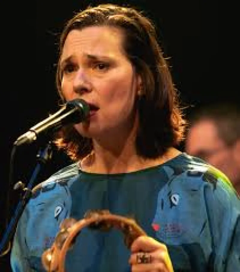 Latitia Sadier (Stereolab)