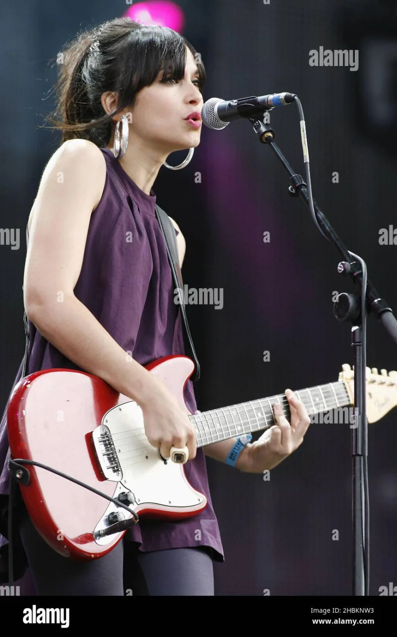 Juanita Stein (Howling Bells)