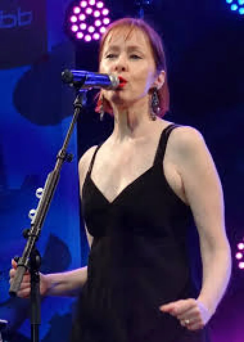 Suzanne Vega