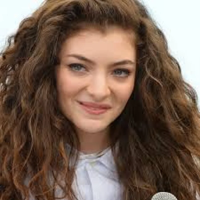 Ella Yelich OConnor