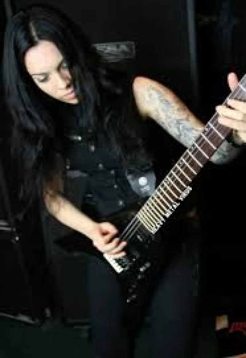 Elizabeth Schall (Dreaming Dead)