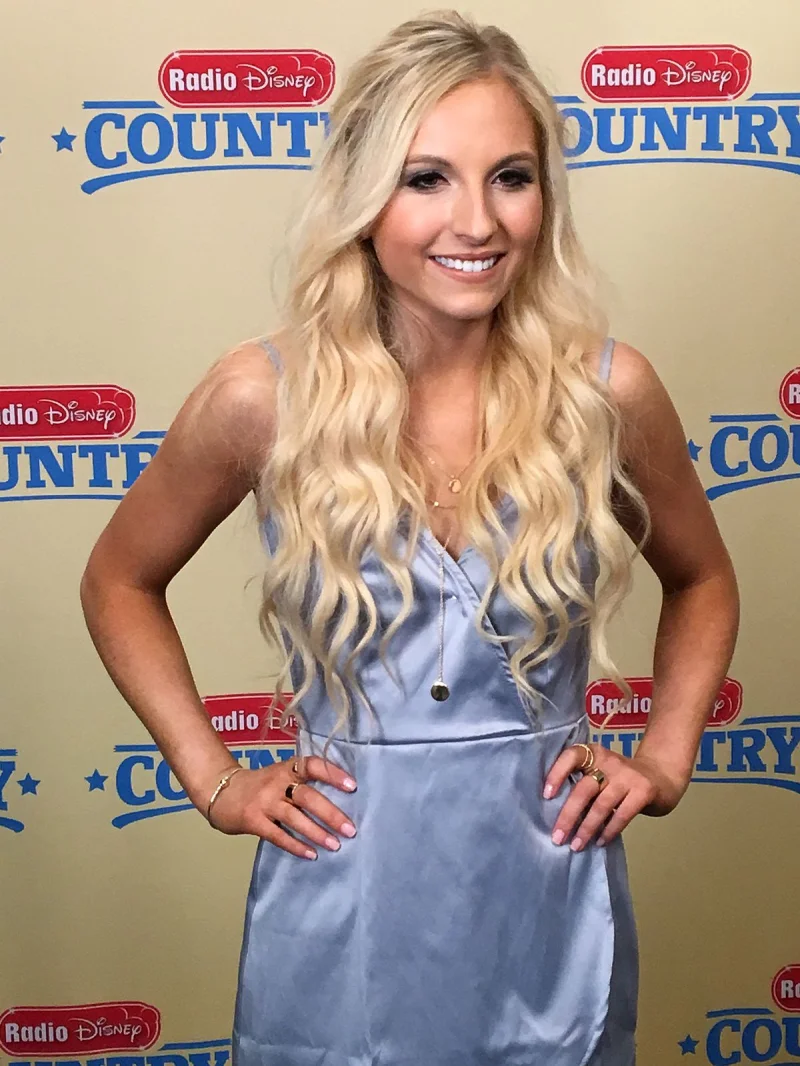 Jessie Chris Biography