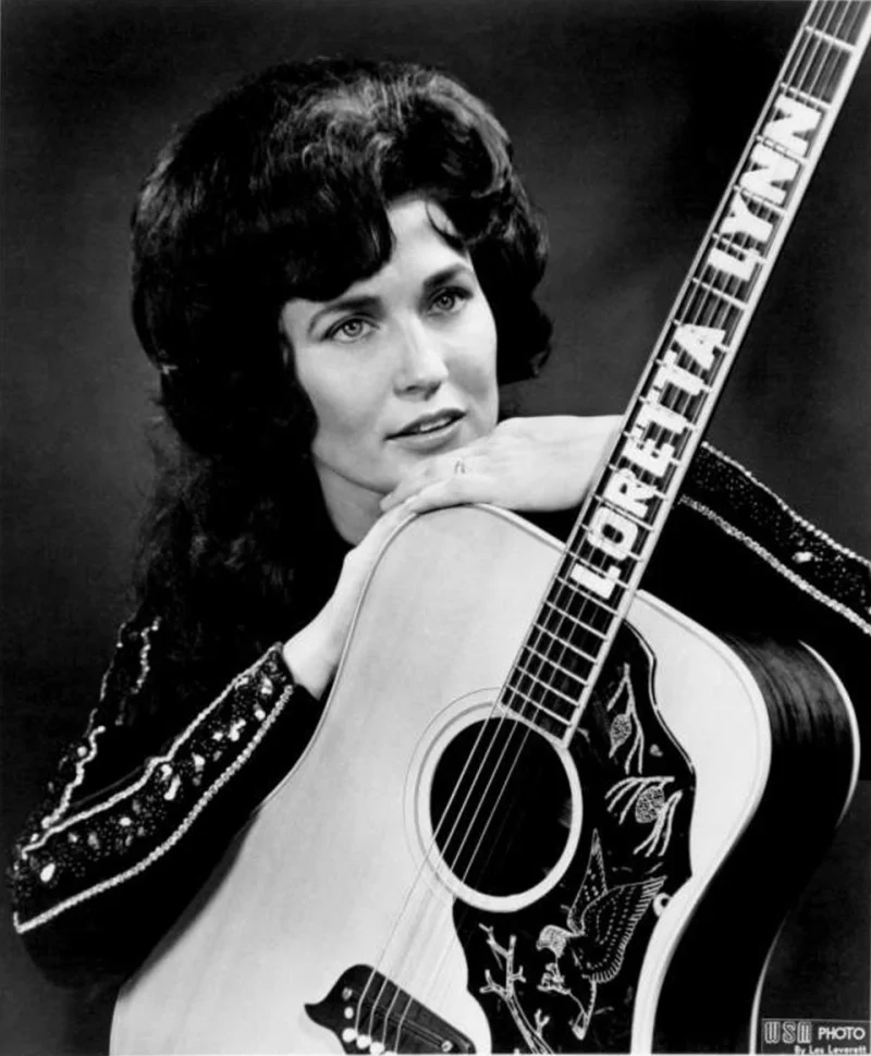 Loretta Lynn Biography