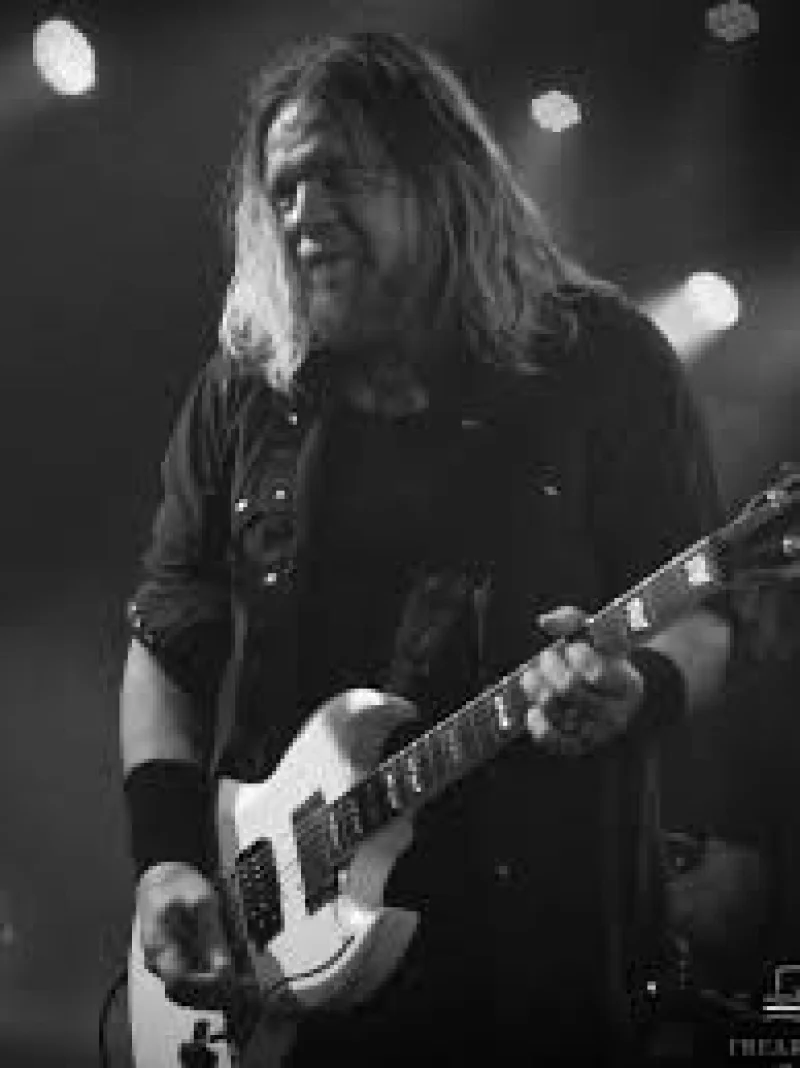 Pepper Keenan
