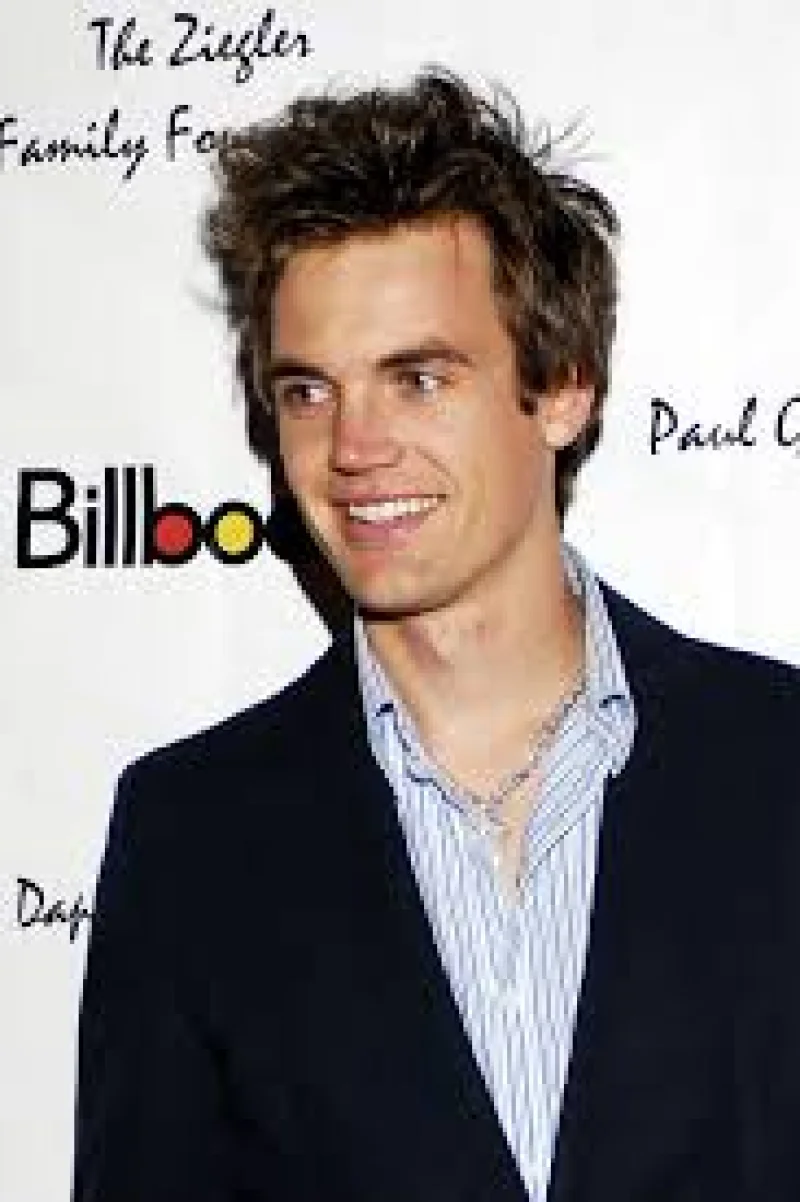Tyler Hilton Biography